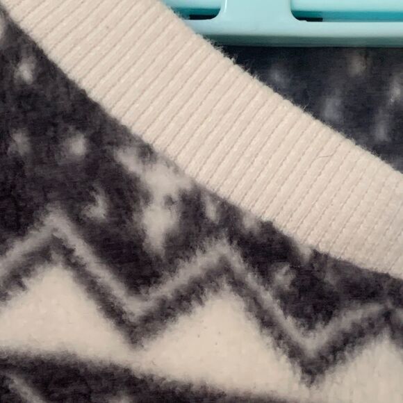 Old Navy Fleece PJs SZ M Women's Romper Black White One Piece Christmas Winter - Picture 6 of 14